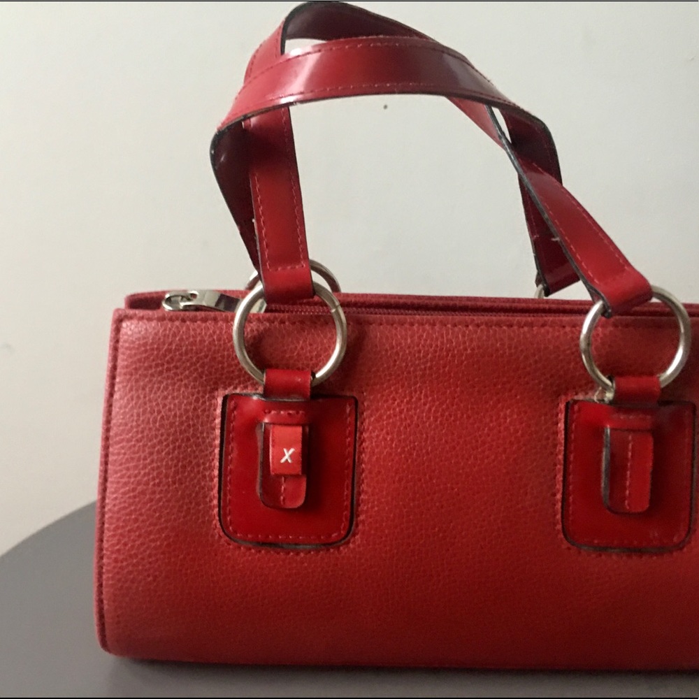 10$ with bundle 💜 Cute red purse by « Mexx »